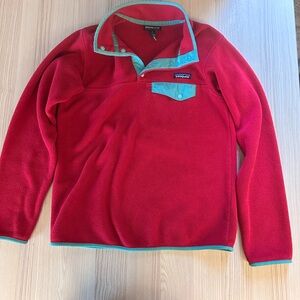 Patagonia Women’s  Synchilla Snap-T Pullover  
Fleece